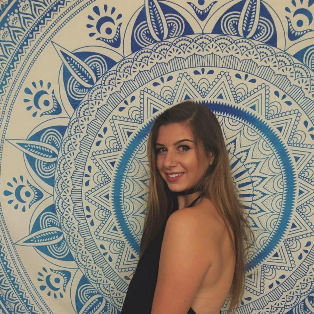 Meet your Posher, Sabrina